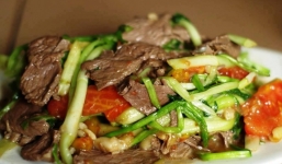 Nên ướp thịt bò với muối hay đường: Làm đúng thứ tự thì thịt mềm ngọt, không bao giờ khô dai