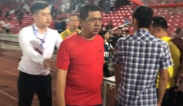 CĐV Hải Phòng có hành động 'phun mưa' vào mặt trọng tài ở vòng 8 V-League 2022