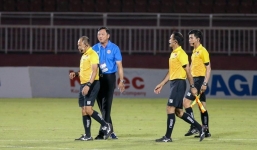 GĐKT Lê Huỳnh Đức 'cà khịa' trọng tài sau trận thua TP.HCM