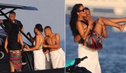 NÓNG: Mbappe bị bắt gặp hẹn hò cùng người đẹp chuyển giới hơn 9 tuổi