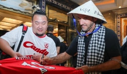 ẢNH: Dàn huyền thoại CLB Dortmund đặt chân tới TP.HCM với những trải nghiệm thú vị