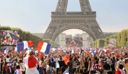 Thành phố Paris tẩy chay phát sóng World Cup 2022