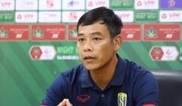 HLV Nguyễn Huy Hoàng đưa ra đánh giá đầy bất ngờ về trọng tài sau trận thắng HAGL