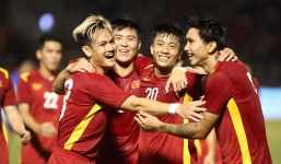 Hậu vệ ĐT Việt Nam bất ngờ nhận được 'món quà' lớn từ AFC