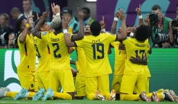 Tiền đạo Ecuador đem tiền thưởng World Cup làm từ thiện
