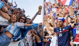 World Cup 2022: CĐV Argentina có hành động bất ngờ khiến NHM Pháp 'ngừng khóc'