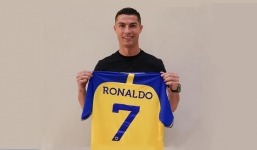 Ronaldo gây bão trên MXH sau khi chính thức gia nhập CLB Al Nassr 
