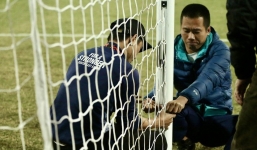 Khung thành sân Mỹ Đình lại gặp sự cố trước trận Việt Nam - Myanmar