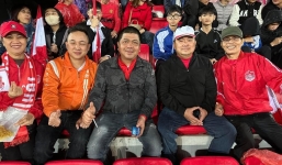 CĐV Hải Phòng phun nước bọt trọng tài 'bẻ' án cấm đến sân 3 năm của VFF