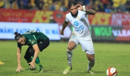 Lý do ngoại binh Vinicius bất đắc dĩ phải ra sân dù mới 'chân ướt, chân ráo' đến CLB Nam Định?