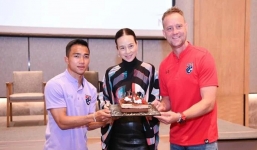HLV Polking triệu tập đội hình 'khủng', ĐT Thái Lan làm điều bất ngờ với Madam Pang