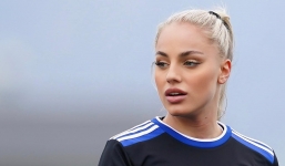 Nữ cầu thủ 'đẹp nhất thế giới' từ chối gia nhập làng giải trí, khổ sở vì một điều