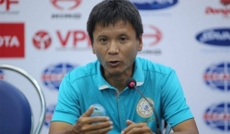 HLV Khánh Hòa 'quay xe', khen trọng tài hết lời sau trận hòa HAGL