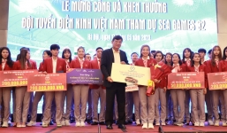 Nguyễn Thị Oanh nhận 'chìa khóa' ô tô, tuyển điền kinh Việt Nam tiếp tục được thưởng lớn