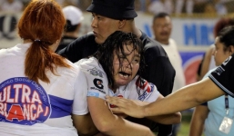 Giẫm đạp kinh hoàng ở El Salvador, ít nhất 12 CĐV không qua khỏi
