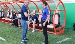 'Zico Thái' tiết lộ bí quyết giúp HAGL đánh bại Hà Nội FC, HLV Bandovic thừa nhận một điều