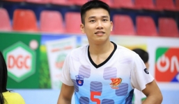 VĐV bóng chuyền Việt Nam bị cấm nhập cảnh vì mang xúc xích