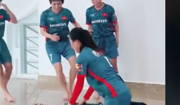 Video: Hai hot girl tuyển nữ Việt Nam 'đu trend' Tiktok cực vui nhộn, CDM được phen cười nghiêng ngả