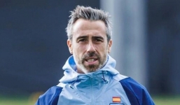 Scandal Chủ tịch LĐBĐ chưa yên, tới lượt HLV tuyển nữ Tây Ban Nha gây 'bão' mạng xã hội