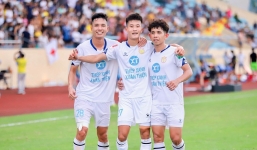 Cựu đội trưởng Nam Định tìm được bến đỗ mới, Ngọc Sơn dính chấn thương nặng
