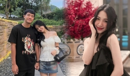 Bà xã Đức Chinh khoe ảnh cùng chồng đi du lịch, Hòa Minzy bình luận siêu 'lầy'