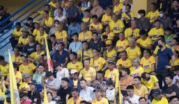 Vòng 2 V-League: HLV Popov bỏ họp báo, CĐV Thanh Hóa nói điều thật lòng về trọng tài