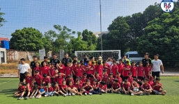 Học viện của HLV Park Hang-seo tổ chức chương trình từ thiện, dạy bóng đá miễn phí