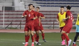 Các nữ tuyển thủ Việt Nam kêu gọi người hâm mộ đến sân cổ vũ cho thầy trò HLV Troussier