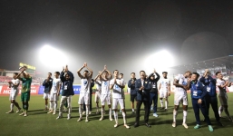 Vòng 4 V-League: CLB Nam Định thắng trận thứ 4 liên tiếp, HLV Vũ Hồng Việt tri ân người hâm mộ