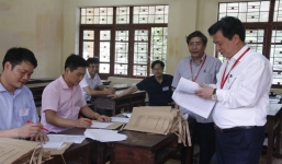 Chấm thi THPT Quốc gia ở Hòa Bình: 6% bài thi trắc nghiệm phải kiểm tra lại