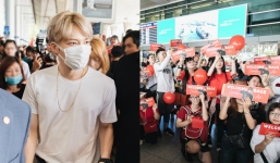 Kim Jae Joong xuất hiện tại sân bay Tân Sơn Nhất, hàng trăm fan Việt vây kín