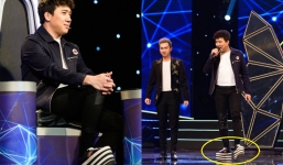 Đi giày độn 20cm, Trấn Thành ngã 'sấp mặt' ngay trên sóng truyền hình