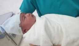 Bé trai vừa chào đời có trọng lượng lớn nhất từ trước đến nay tại Quảng Ngãi