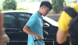 Xuân Trường lặng lẽ cùng bố sang Hàn Quốc chữa trị chấn thương