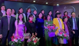 Tin giáo dục ngày 13/12: 3 nhà khoa học nữ xuất sắc Việt Nam được vinh danh