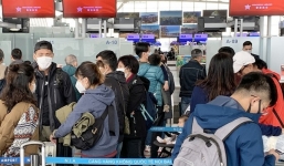 2 hành khách Trung Quốc có biểu hiện sốt cao khiến sân bay Nội Bài náo loạn