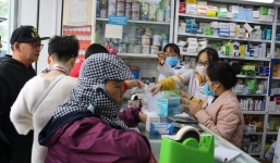 Bộ Y tế yêu cầu xử phạt nếu tăng giá khẩu trang giữa đại dịch virus corona