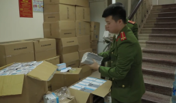 Hà Nội: Kiểm định 600.000 khẩu trang tịch thu để phát miễn phí cho học sinh