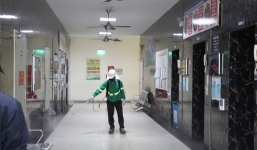 Hà Nội: Khu chung cư vạn dân Linh Đàm khử trùng 12 tòa nhà vì có người phải cách ly