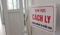 Mẹ con nữ ca sĩ hát trên du thuyền có người nhiễm Covid-19 bị ho, đau họng