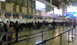 Phát hiện 3 khách nước ngoài định xuất cảnh với gần 30.000 khẩu trang lậu