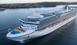 Du thuyền chở 3.700 người phải cách ly vì phát hiện 1 ca nghi nhiễm Covid-19