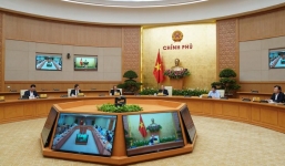 Thủ tướng yêu cầu đóng cửa dịch vụ không cần thiết, hạn chế tụ tập đông người