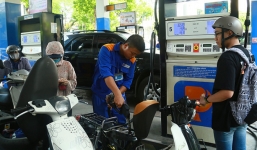 Giá xăng lao dốc, có thể giảm dưới 12.000 đồng/lít vào ngày mai 29/3