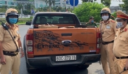 CSGT tạm giữ 10.000 khẩu trang lậu gần sân bay Tân Sơn Nhất