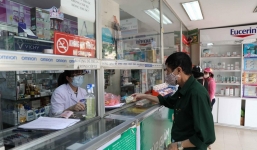 Hà Nội yêu cầu người đến hiệu thuốc mua thuốc cảm, sốt phải khai báo y tế