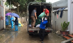 Hỗ trợ nhu yếu phẩm cho gần 3.000 hộ dân thôn Hạ Lôi (Mê Linh)