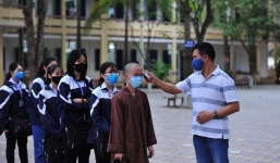 Bộ GD&ĐT xem xét để học sinh địa phương có ‘nguy cơ thấp’ đi học trở lại