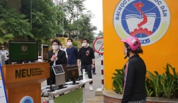 Hà Nội: Cây ‘ATM gạo’ áp dụng công nghệ nhận diện khuôn mặt