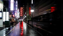 Thủ tướng Nhật Bản tuyên bố tình trạng khẩn cấp trên toàn quốc